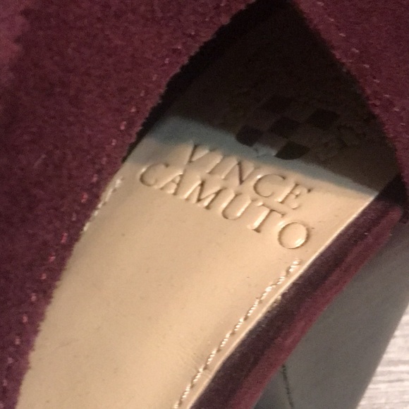 VINCE CAMUTO plum suede heels - Picture 4 of 5